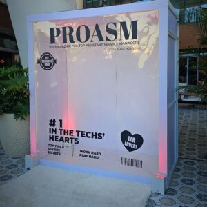 MAGAZINE COVER BOOTHS