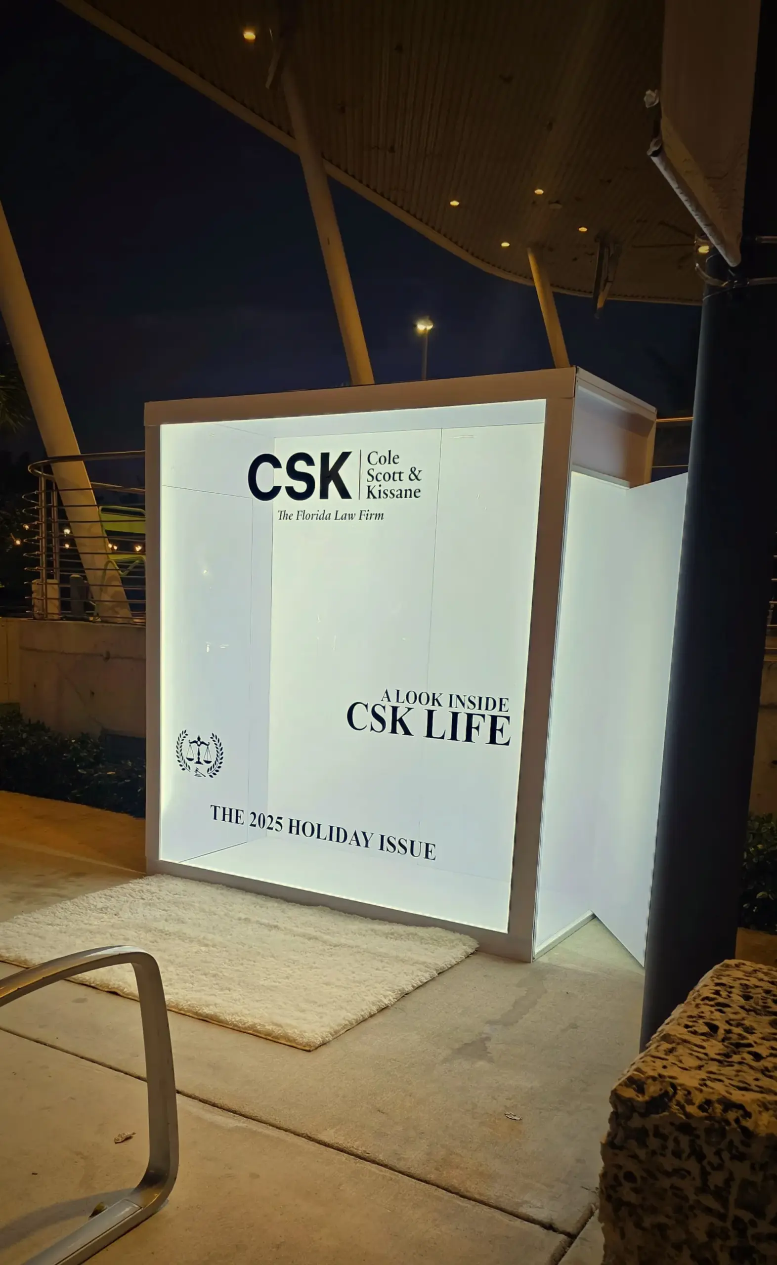MAGAZINE COVER BOOTHS - Image 4