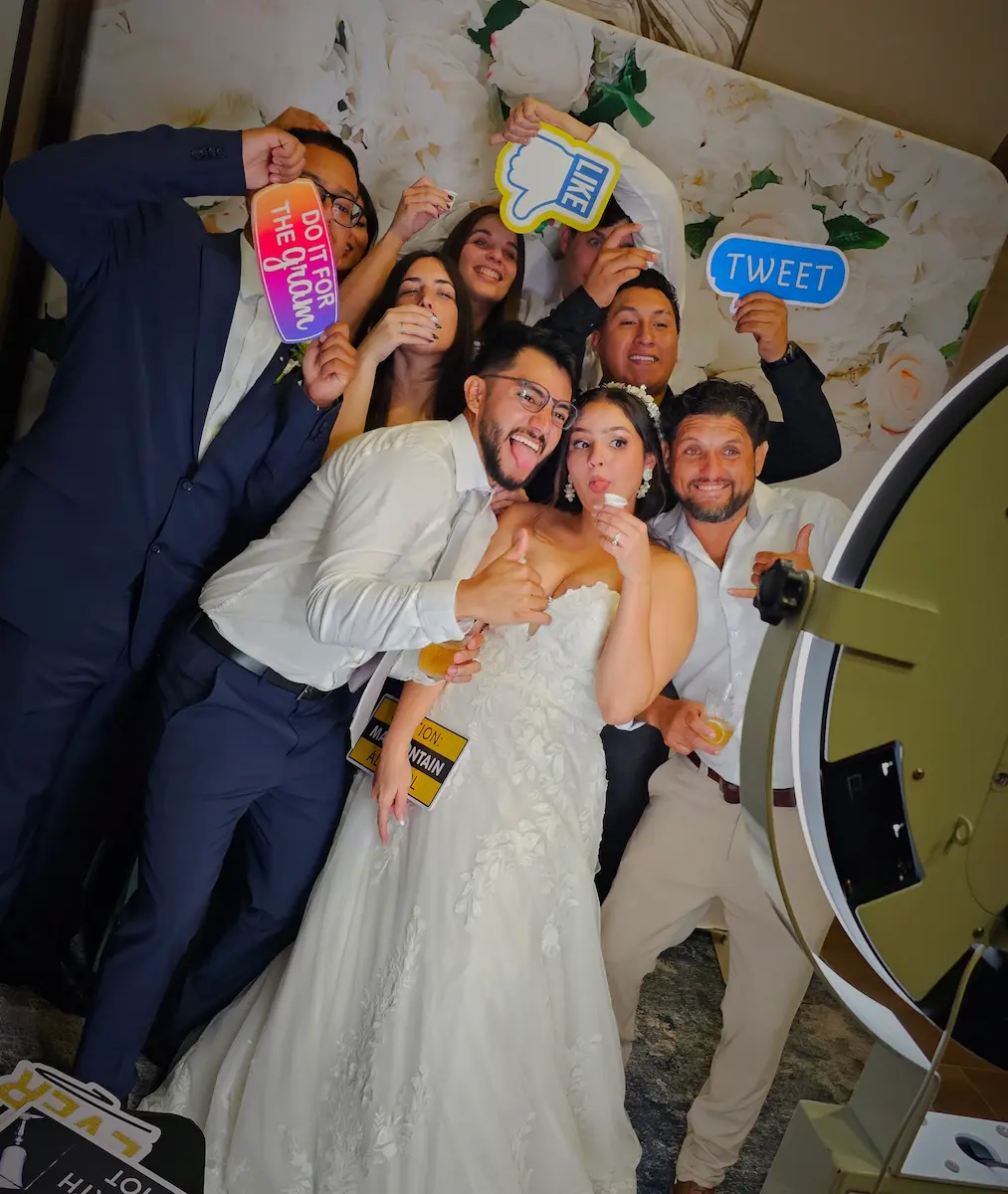 Bride and wedding guests using the Premium iPad Photo Booth at MiraLago Clubhouse in Parkland